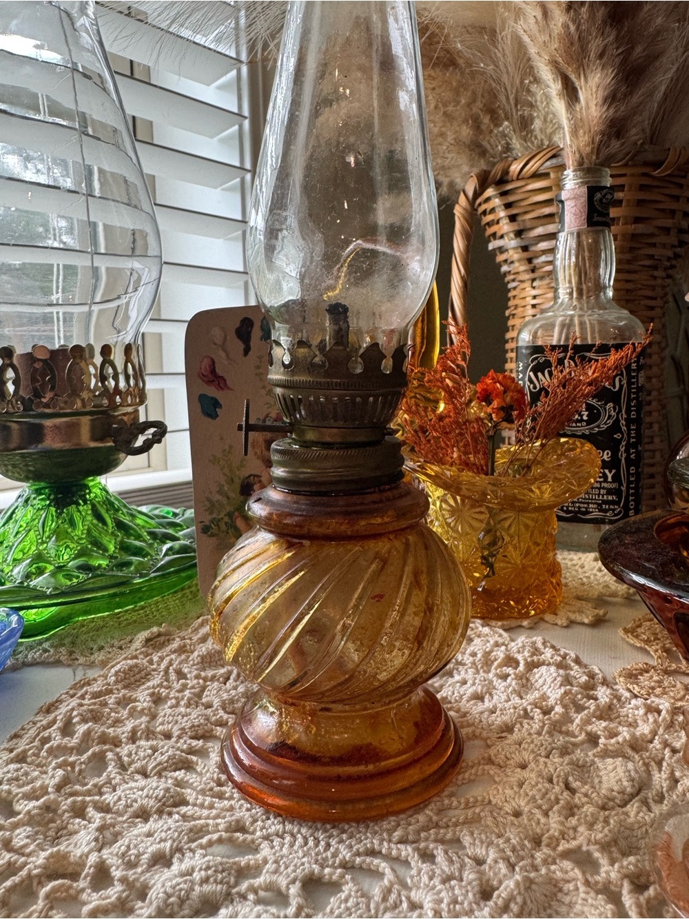 Amber Glass Oil Lamp - Picture 3 of 4